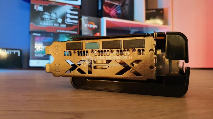 XFX RX 5700 DD ULTRA scheda frontale